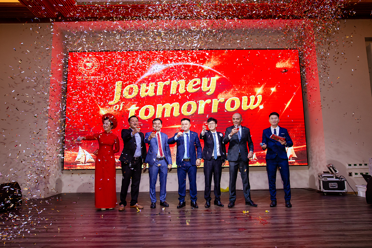 Đêm tiệc cuối năm được mong chờ nhất: Year End Party 2019 'Journey Of Tomorrow - Hành trình của ngày mai'