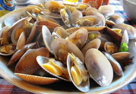 Ăn đồ biển ở thành phố biển