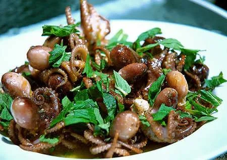 Thưởng thức đặc sản biển khi du lịch Hạ Long