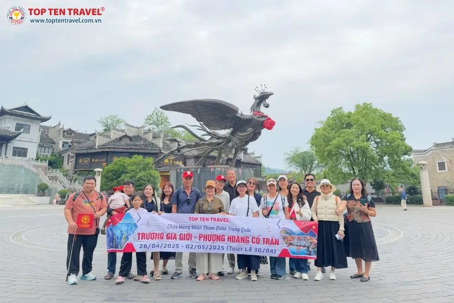 Du Lịch Trung Quốc: Khám Phá Phượng Hoàng Cổ Trấn 5N4D