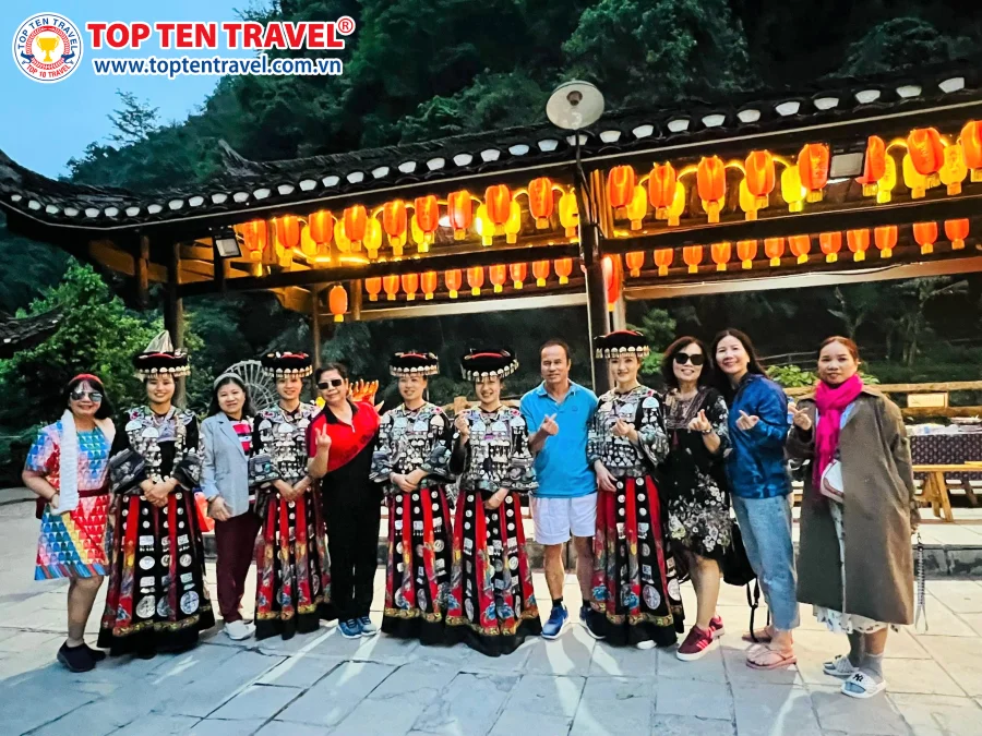 Du Lịch Trung Quốc: Khám Phá Phượng Hoàng Cổ Trấn 5N4D
