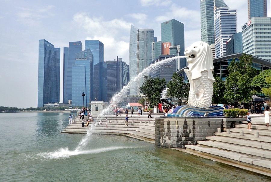 Điểm nổi bật của công viên là một linh vật nửa cá nửa sư tử