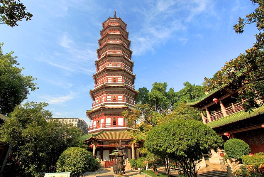 Đền Lục Dung là một công trình Phật giáo lâu đời nổi tiếng của Quảng Châu