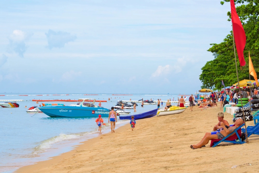 Nhiều du khách cũng rất yêu thích tận hưởng kỳ nghỉ Tết tại thành phố biển Pattaya