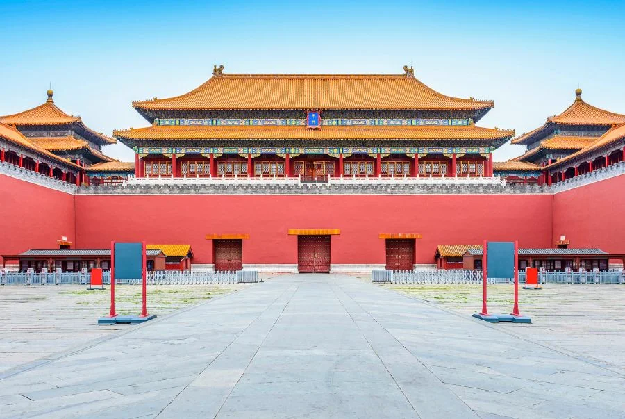 Tử Cấm Thành là quần thể cung điện cổ đại lớn nhất thế giới với diện tích hơn 720.000 m² và hơn 8.700 phòng