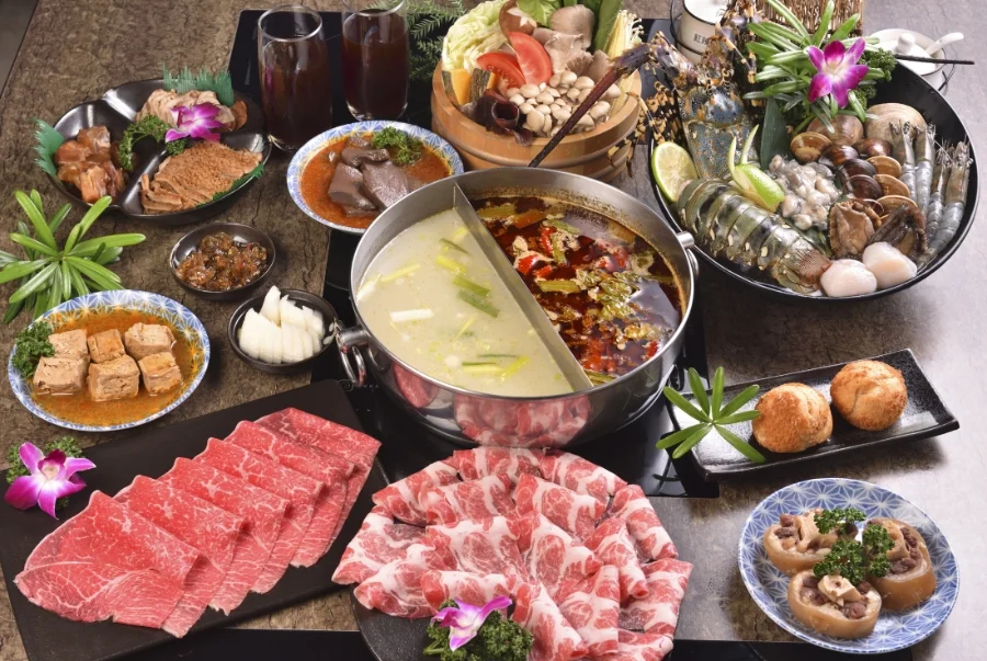 Lẩu thảo mộc cũng được xem là một cách chăm sóc sức khỏe truyền thống của người dân nơi đây