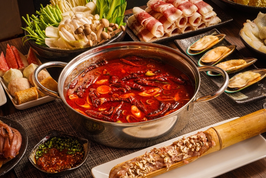 Lẩu Tứ Xuyên luôn nằm trong danh sách những món phải ăn khi trời vào thu