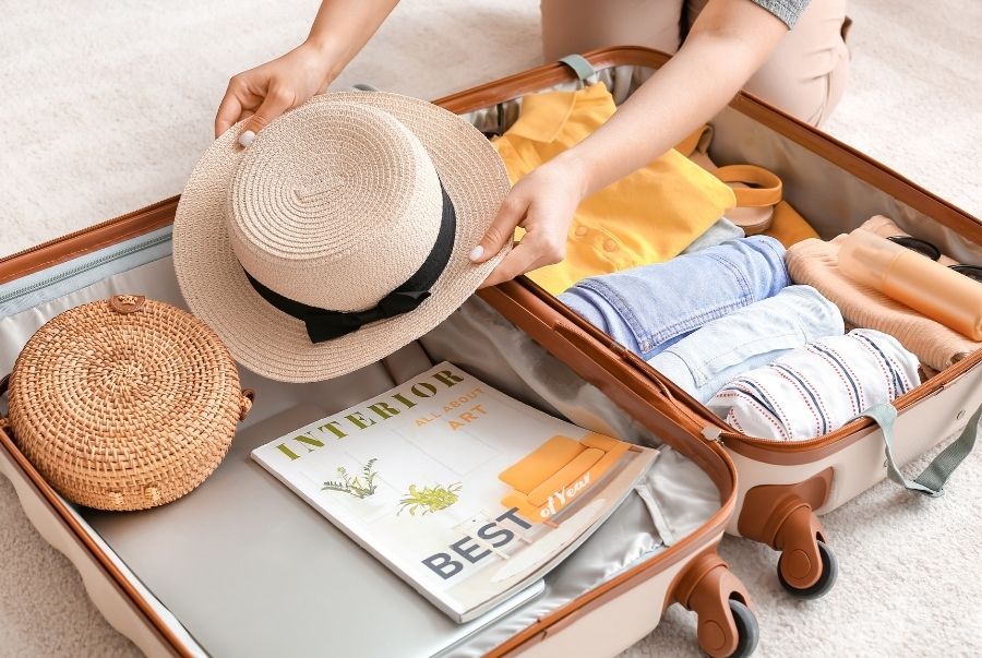 Chuẩn bị đầy đủ những vật dụng cá nhân cần thiết sẽ giúp chuyến du lịch trở nên thoải mái hơn