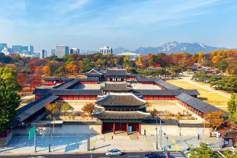 Changdeokgung được xây dựng vào năm 1405 và được UNESCO công nhận là Di sản Thế giới