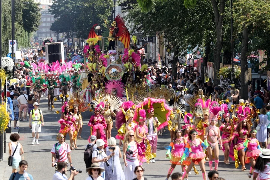 Notting Hill Carnival là một trong những lễ hội đường phố lớn nhất nước Anh