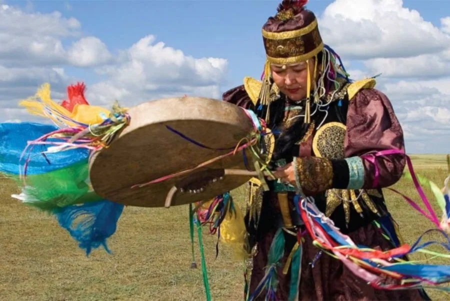 Nghi lễ shaman cổ xưa là lời cầu nguyện hòa hợp con người với đất trời