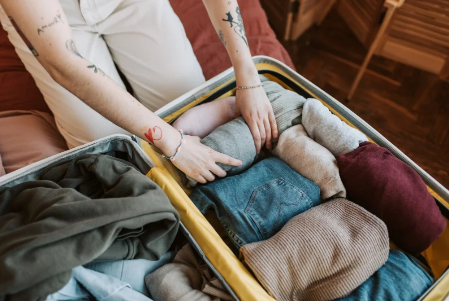 Du khách đừng quên mang theo một số món đồ len để giữ ấm cơ thể nhé