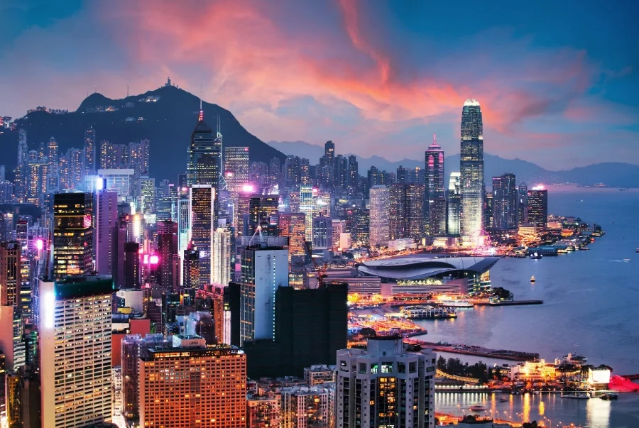 Hong Kong là một trong những điểm đến hot nhất châu Á bởi vẻ đẹp hiện đại và sôi động