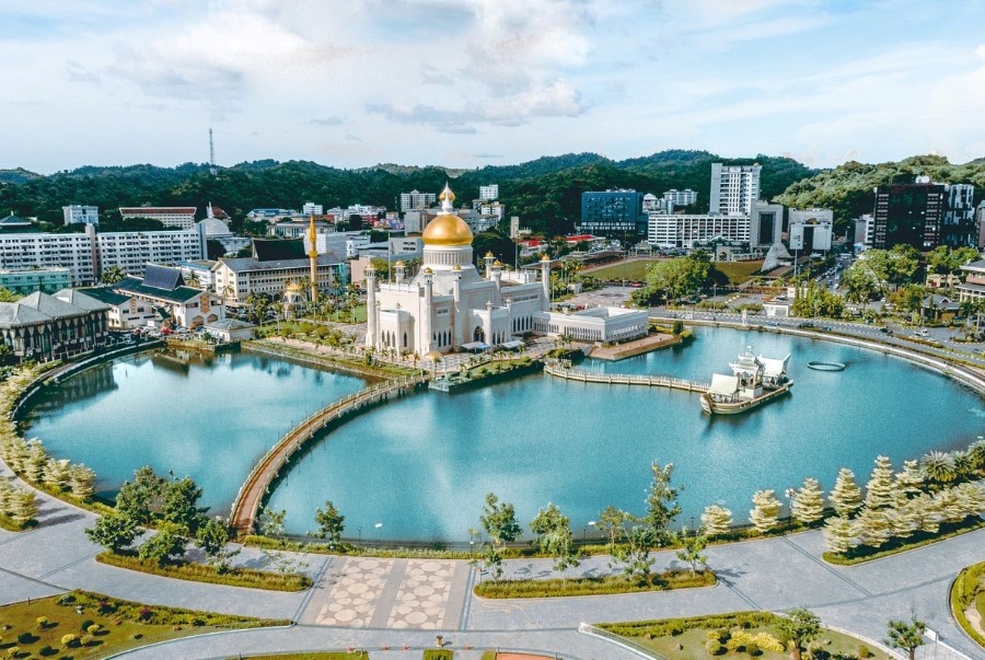Tên đầy đủ của quốc gia này là Brunei Darussalam mang ý nghĩa là “Vương quốc hoà bình”