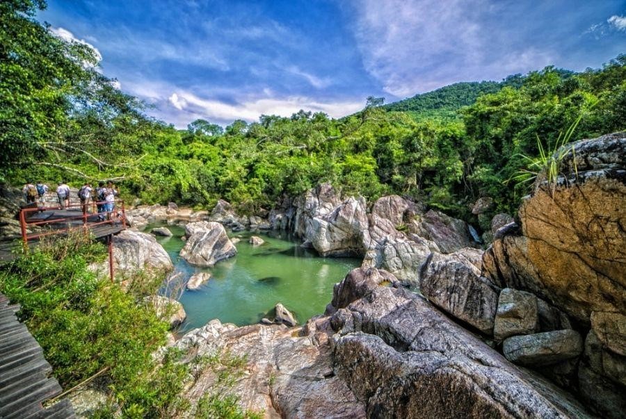 Khung cảnh thiên nhiên xanh mát của công viên Yanoda
