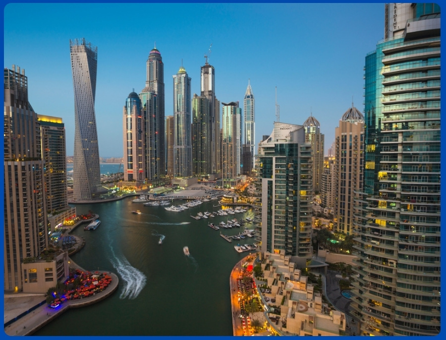 Dubai Marina là một trong những khu vực sôi động và sang trọng nhất của Dubai