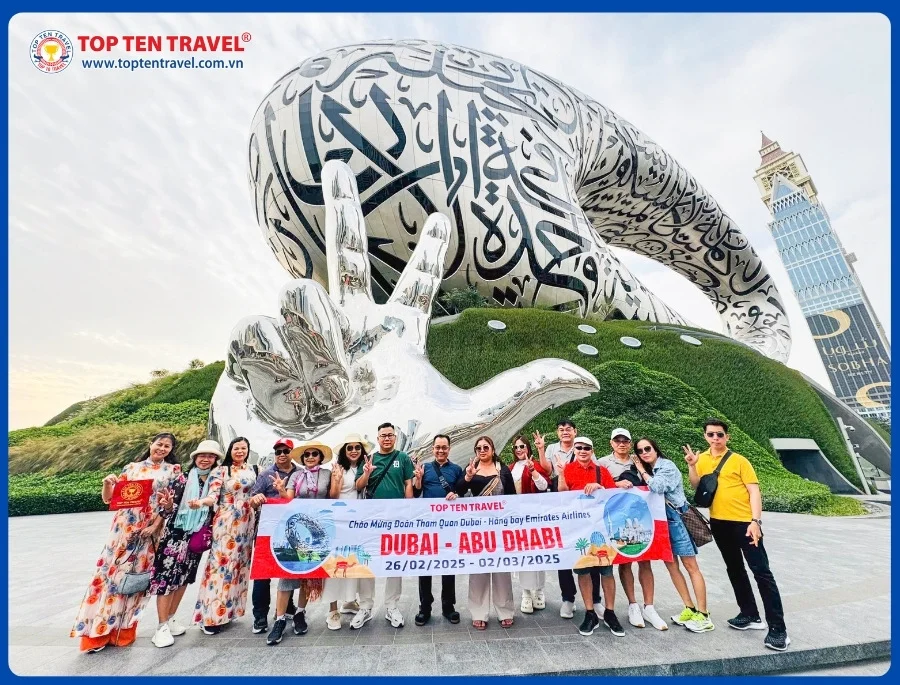 Đoàn khách Top Ten Travel khám phá các biểu tượng nổi tiếng của Dubai