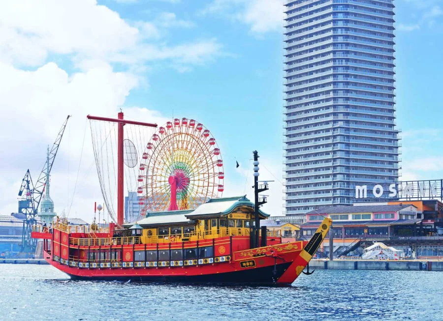 Ngồi du thuyền ngắm Cảng Kobe là một trải nghiệm vô cùng thú vị mà bạn không nên bỏ lỡ