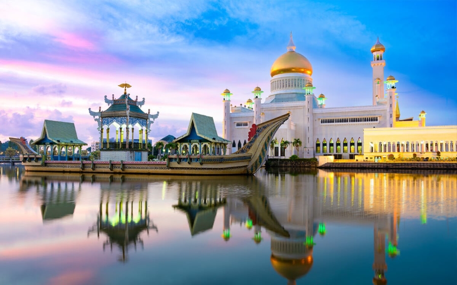 Omar Ali Saifuddien là một nhà thờ Hồi giáo hoàng gia ở thủ đô Bandar Seri Begawan.