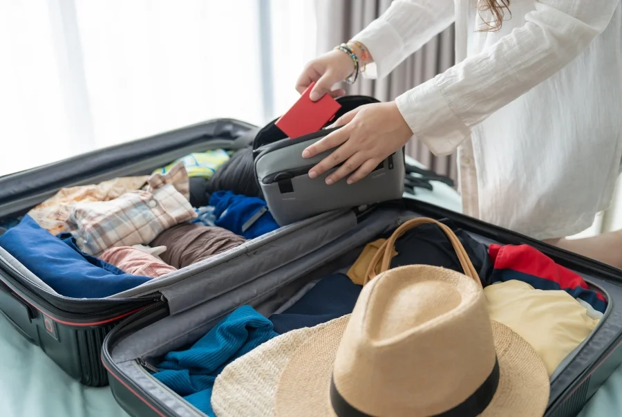 Du khách nên mang theo quần áo nhẹ và thoáng mát để phù hợp với thời tiết mùa Tết ở Úc