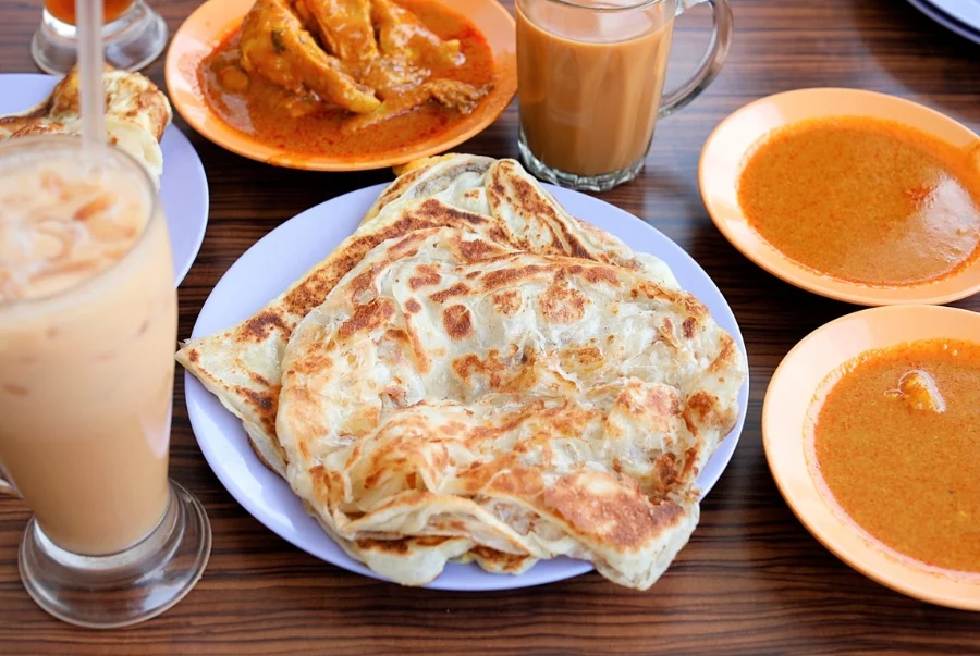 Món bánh mì Ấn Độ Roti Prata là món ăn sáng yêu thích của nhiều người dân địa phương