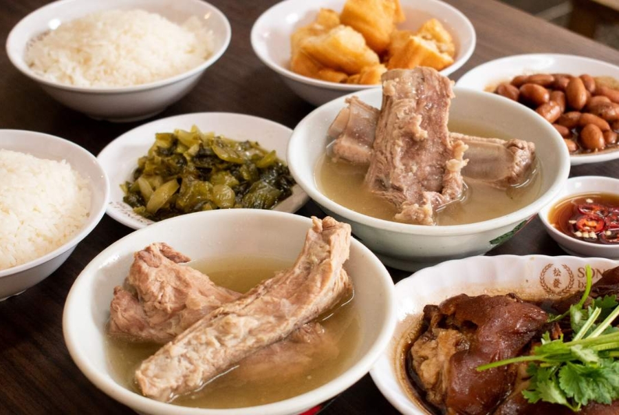 Món súp trà xương sườn trứ danh của người Hoa sinh sống tại Singapore