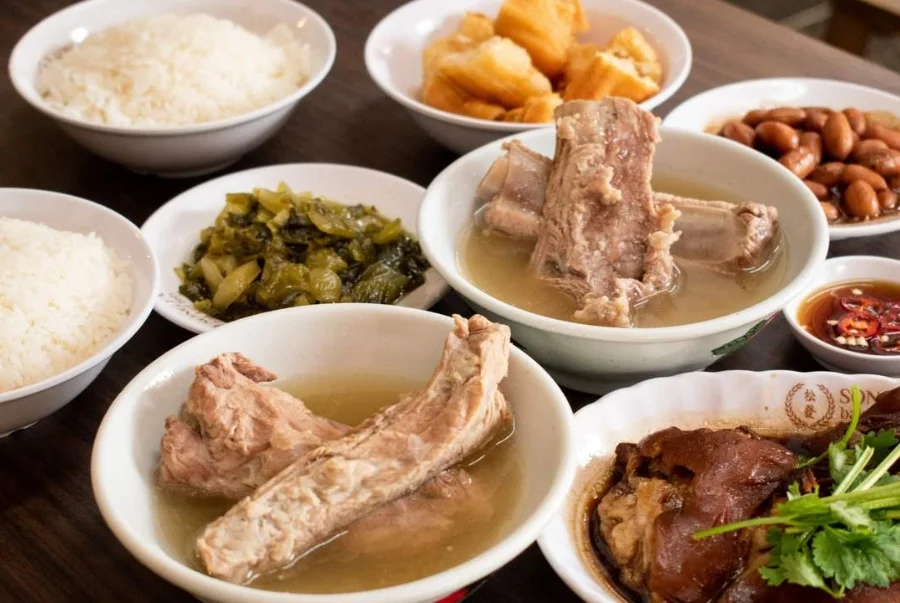 Món súp trà xương sườn trứ danh của người Hoa sinh sống tại Singapore
