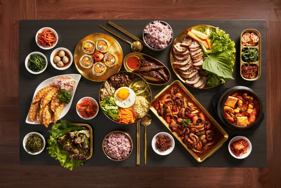 Hanjeongsik là hình thức bữa ăn truyền thống đầy đủ của người Hàn