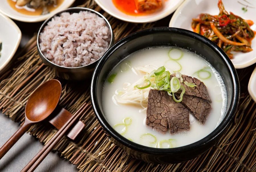 Seolleongtang là món canh truyền thống của đất nước Hàn Quốc xinh đẹp