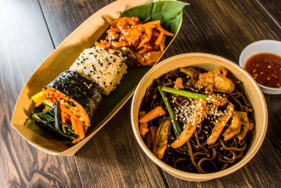 Jajangmyeon là món mì truyền thống có nguồn gốc từ ẩm thực Trung Hoa 