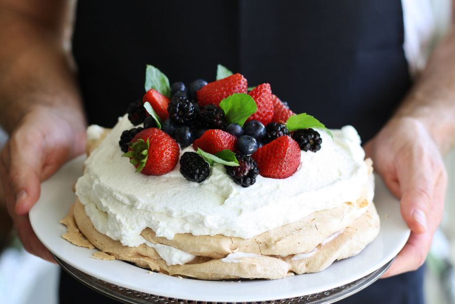 Pavlova là món tráng miệng nổi tiếng, mang tên của nữ vũ công người Nga Anna Pavlova