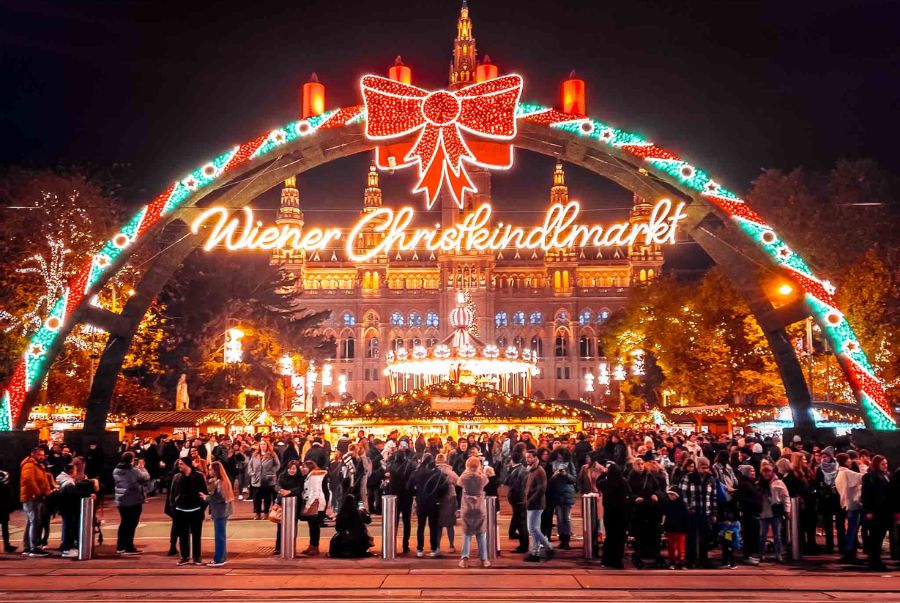 Vienna mỗi mùa Giáng Sinh lại hóa thành một bức tranh lễ hội tráng lệ