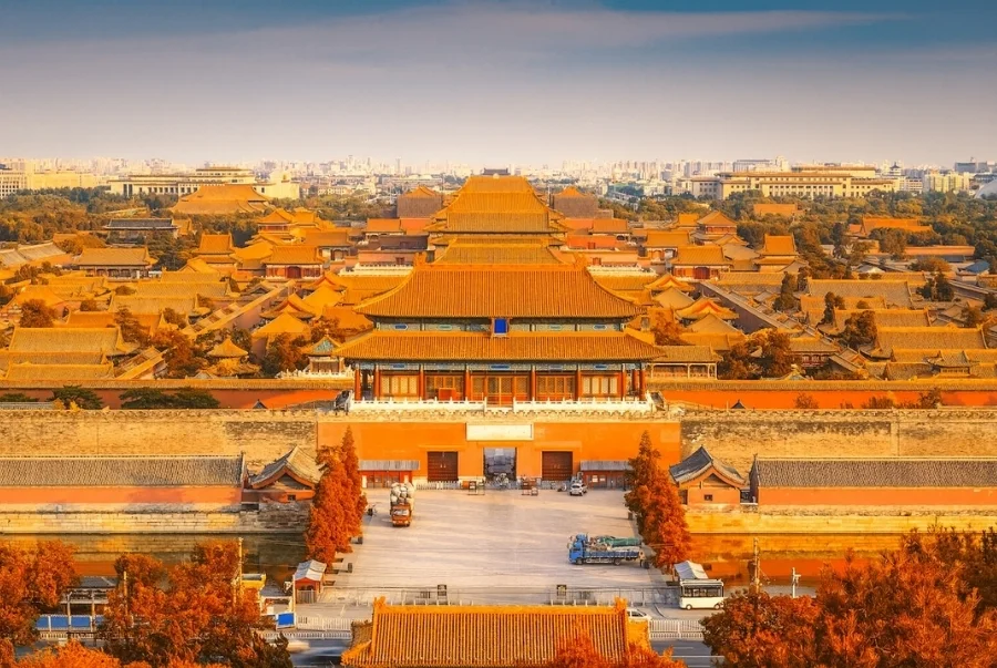 Tử Cấm Thành rực rỡ trong sắc mùa thu mang vẻ uy nghiêm và trầm mặc