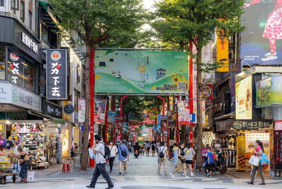 Ximending là khu phố đi bộ nổi tiếng nằm ở trung tâm quận Wanhua