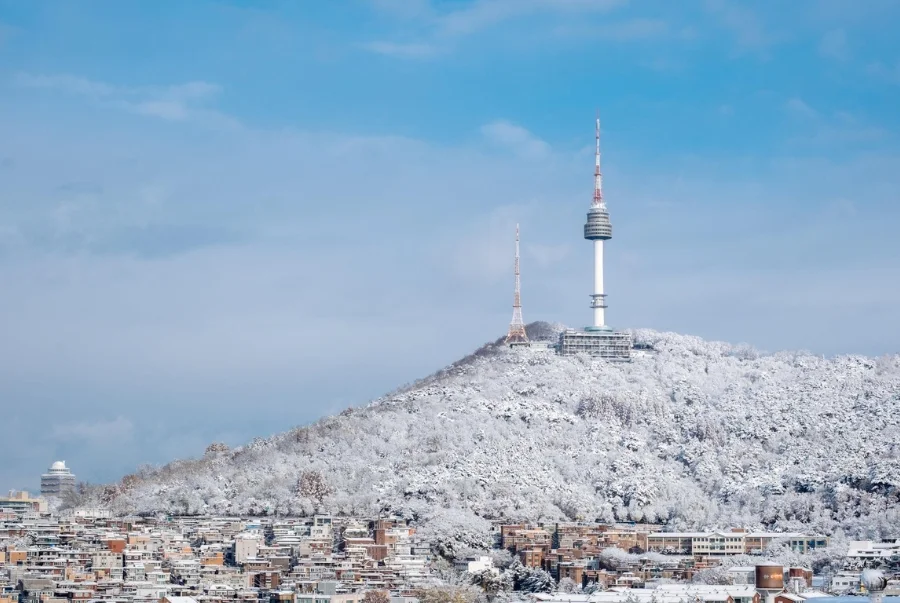Tháp Namsan được xem là biểu tượng lãng mạn của thủ đô Seoul