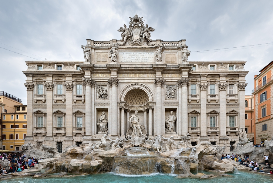 Đài phun nước Trevi được xem là một trong những biểu tượng lãng mạn nhất của Rome