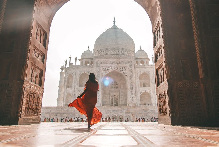 Góc check-in tại cổng chính Taj Mahal