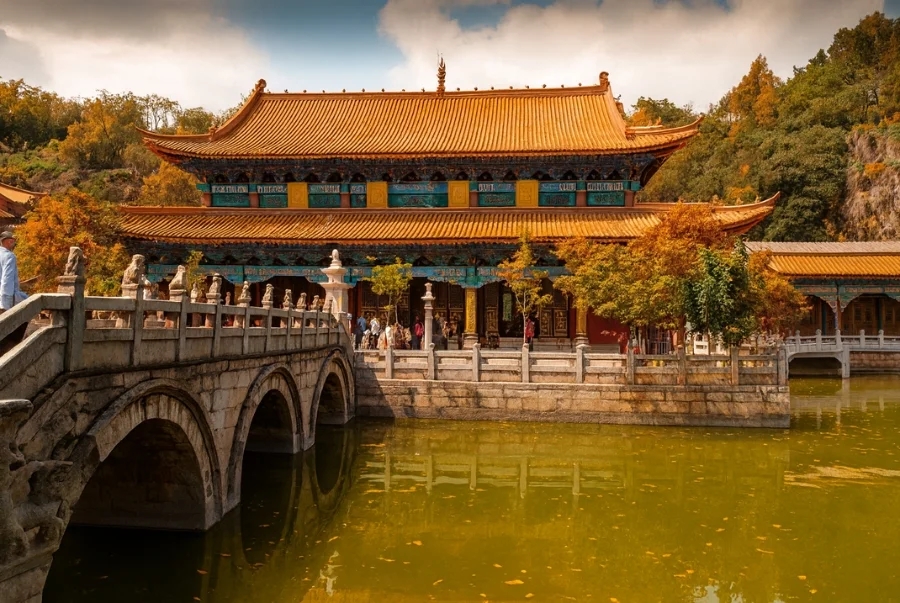 Cảnh thu thanh bình tại ngôi chùa cổ, nơi lưu giữ nét tâm linh giữa lòng Côn Minh