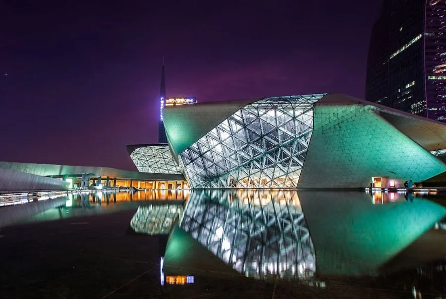 Nhà hát Opera Quảng Châu là một công trình kiến trúc đương đại ấn tượng nhất của thành phố