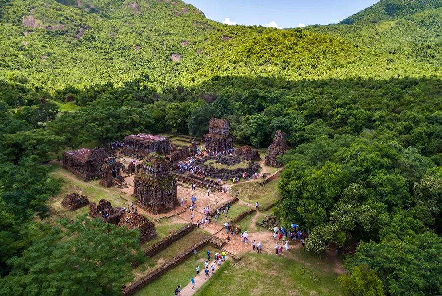 Thánh địa Mỹ Sơn là một trong những cụm đền tháp cổ đặc sắc bậc nhất Đông Nam Á