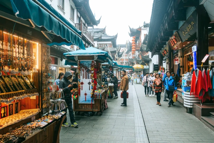Yuyuan Bazaar là khu chợ truyền thống nằm bên vườn Dự Viên
