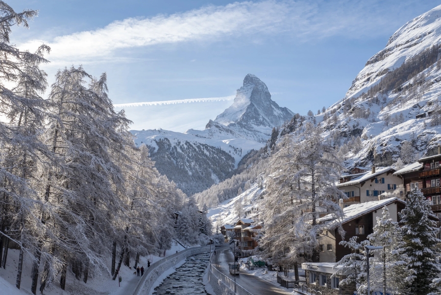 Zermatt là nơi có tuyết rơi dày đặc và nổi tiếng với một ngọn núi có hình kim tự tháp