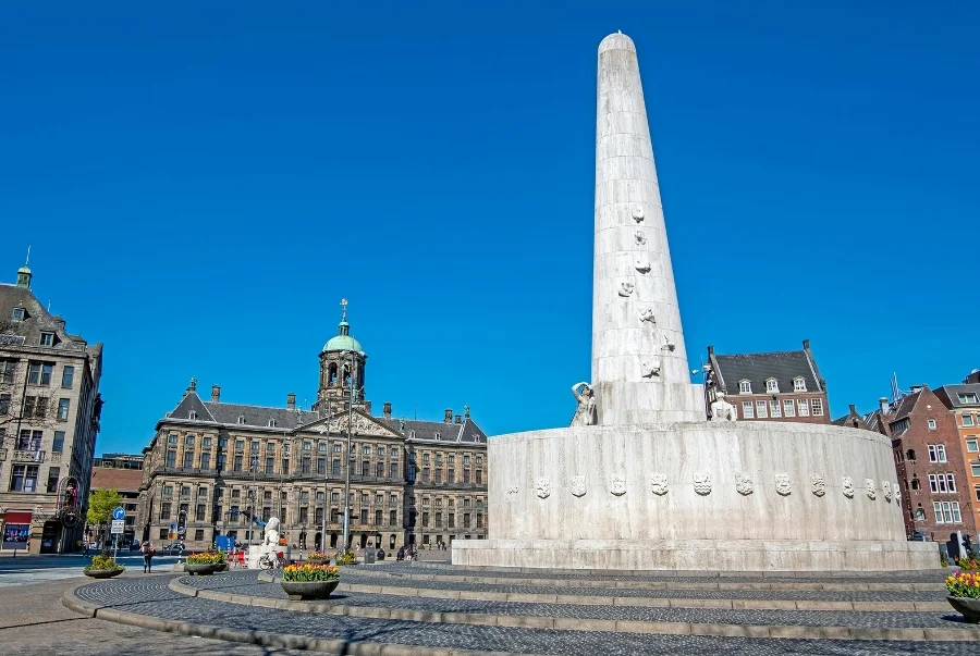 Quảng trường Dam đã chứng kiến nhiều sự kiện quan trọng của Amsterdam suốt hàng trăm năm