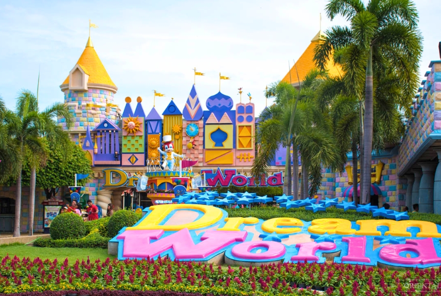 Dream World Bangkok là công viên giải trí với diện tích rộng hơn 25 héc ta với hơn 40 hạng mục trò chơi