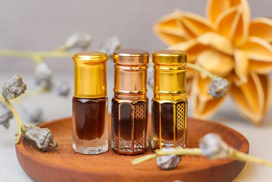 Tinh dầu Oud được chiết xuất từ phần lõi quý hiếm của cây trầm hương