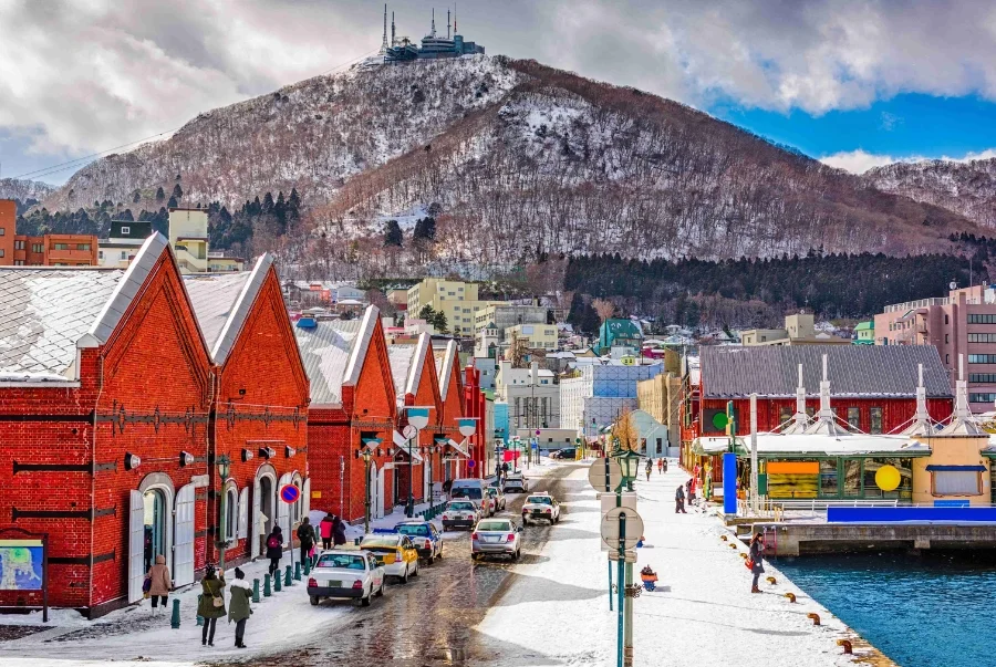 Hokkaido là thiên đường mùa đông của Nhật Bản với tuyết phủ dày từ đầu đến cuối mùa