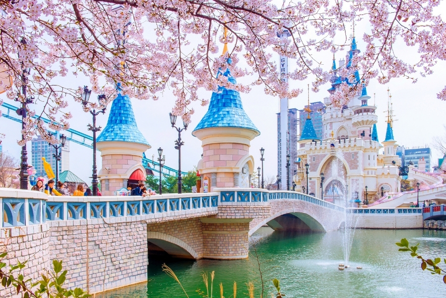Lotte World là tổ hợp vui chơi giải trí hàng đầu tại Seoul