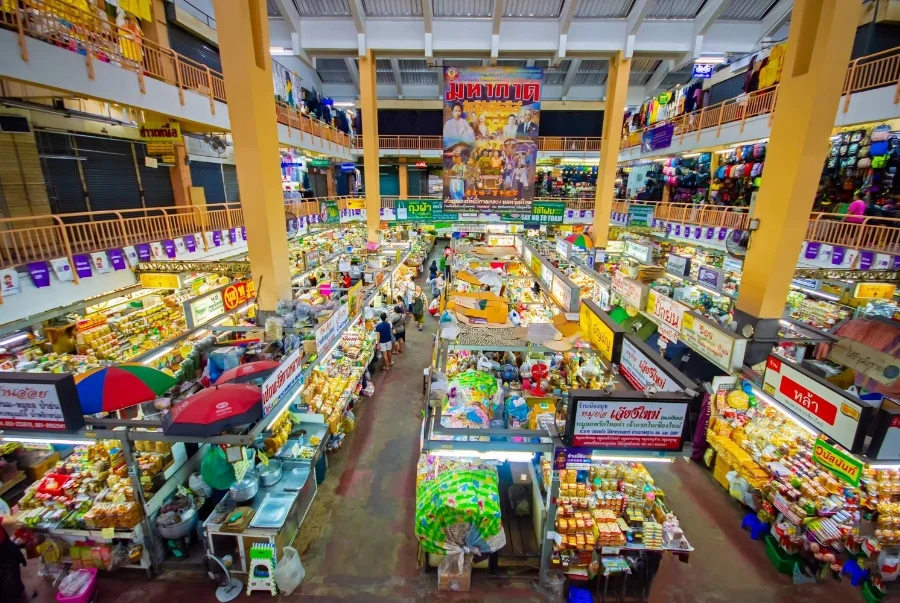 Warorot Market là khu chợ địa phương lâu đời và nhộn nhịp nhất Chiang Mai