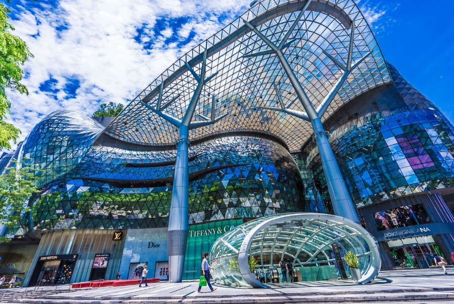 Trên con đường dài Orchard Road tập trung hàng loạt trung tâm thương mại sang trọng