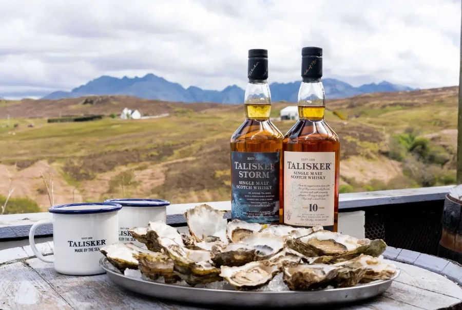 Whisky là món quà sang trọng thường được biếu cho người lớn tuổi hoặc đối tác
